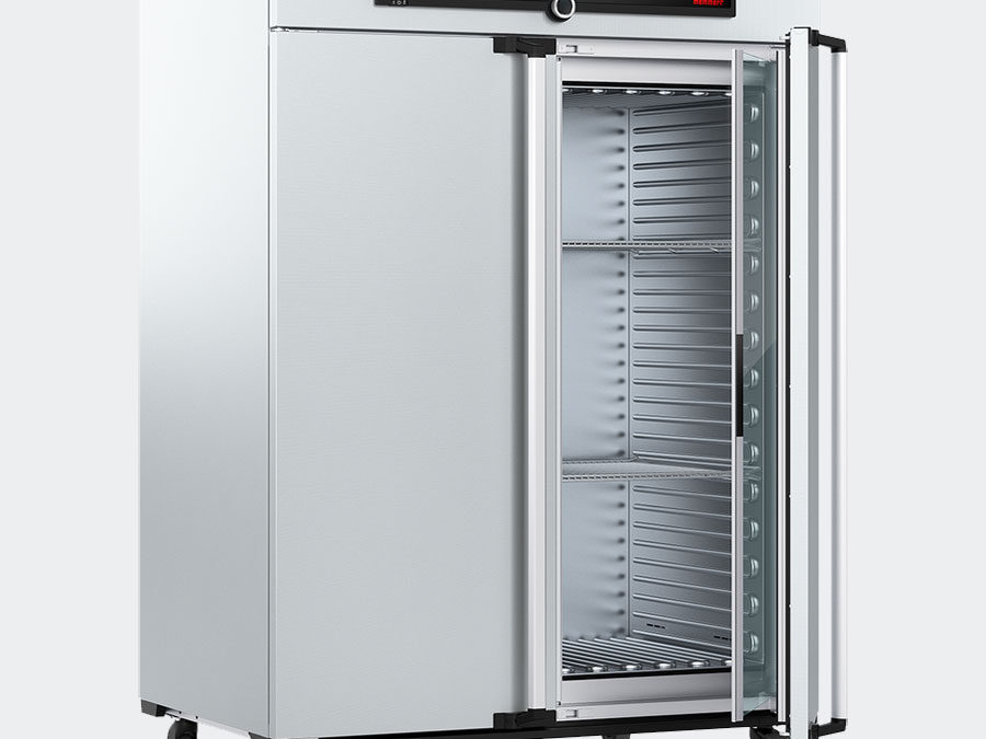 Memmert IN750 Incubator