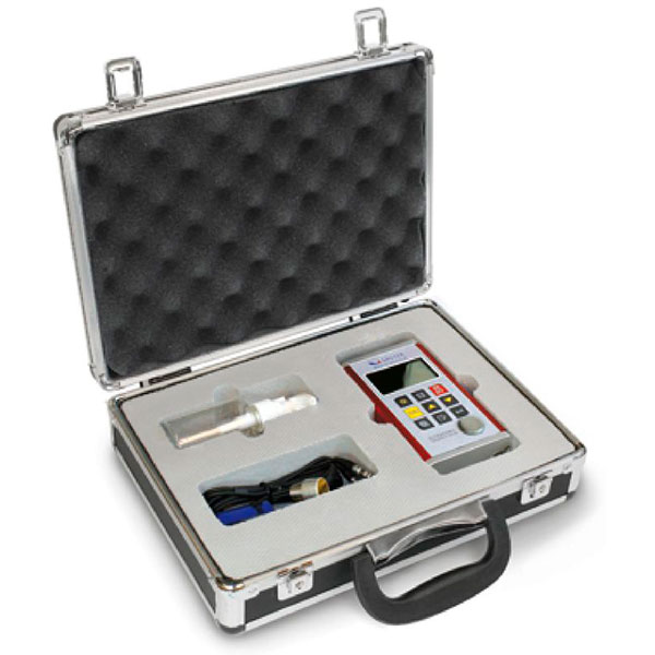Hard carrying case